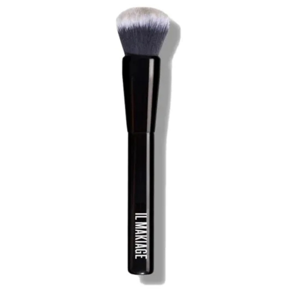 IL MAKIAGE Other - IL Makiage 100 Foundation Brush